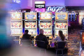 juan365ph Live Casino dealer table streamed on mobile browser